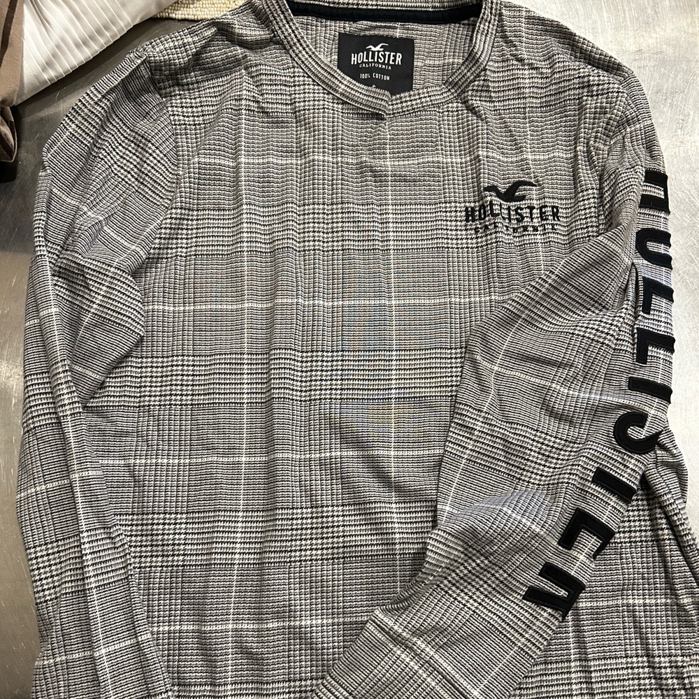 Hollister long sleeve tshirt